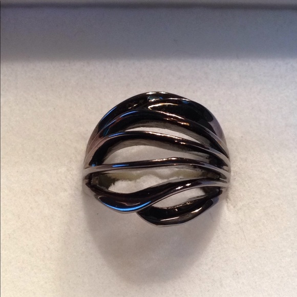 Premier Designs Hematite swirl ring size 10 - Picture 2 of 2